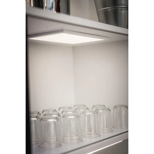 LEDVANCE Lampe LED pour dessous d'armoire, lumière pour applications intérieures, blanc chaud, capteur de balayage intégré, longueur : 30x20 cm, panneau LED pour armoire - Image 7